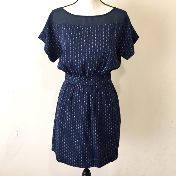 BCBG Dresses & Skirts - NWT BCBG Geometric Casual Dress w/Pockets!